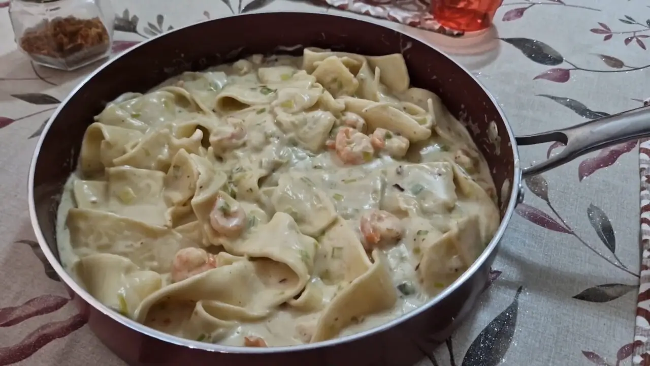 Macarrão com Camarão Receita Prática para Celebrar com Sabor e Elegância
