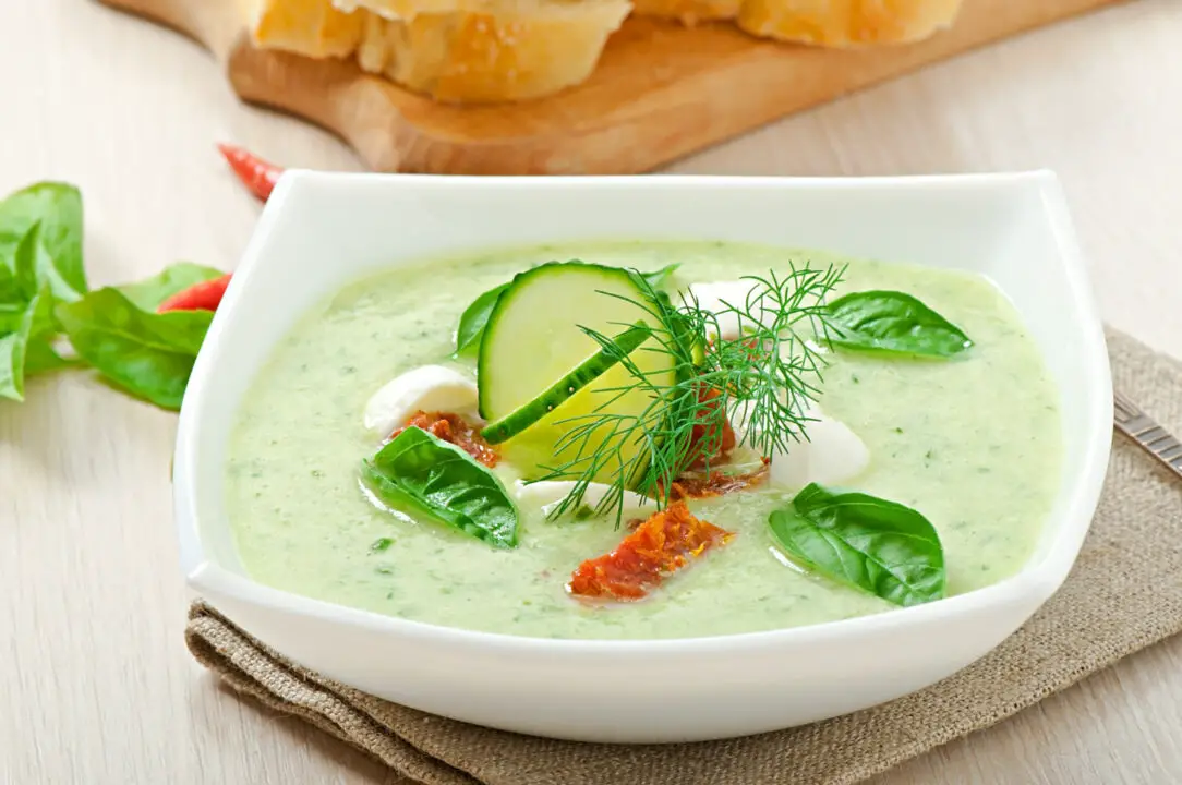Maionese Verde Temperada e Cremosa Igual àquela dos Lanches de Food Truck