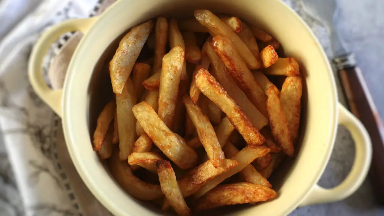Receita de Batata Frita na Air Fryer para Relembrar Lanches e Almoços em Família