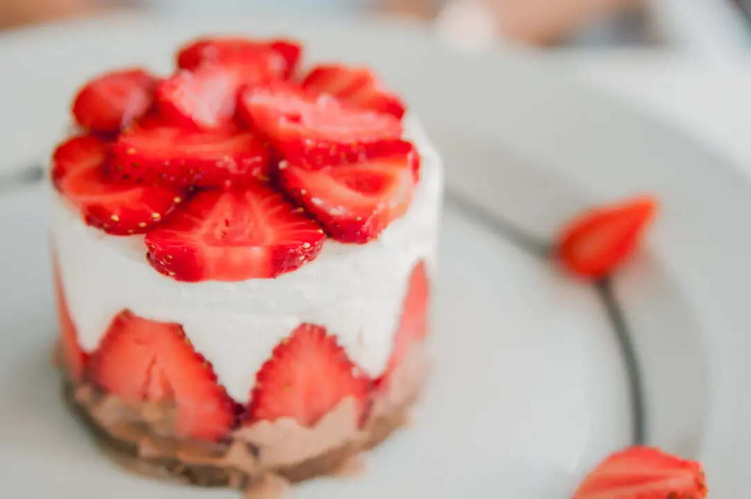 Receita de Merengue de Morango para Relembrar Doces Momentos em Família