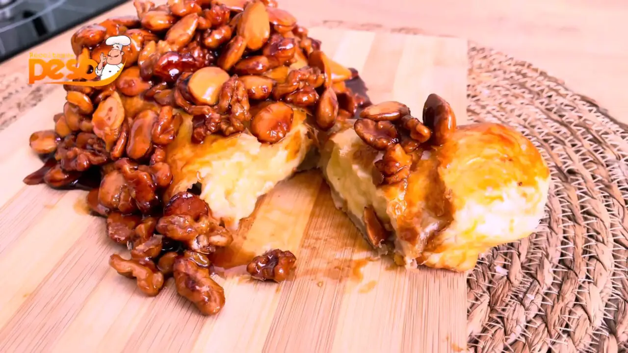 Queijo Brie na Massa Folhada com Castanhas e Mel Receita Perfeita para Receber Amigos
