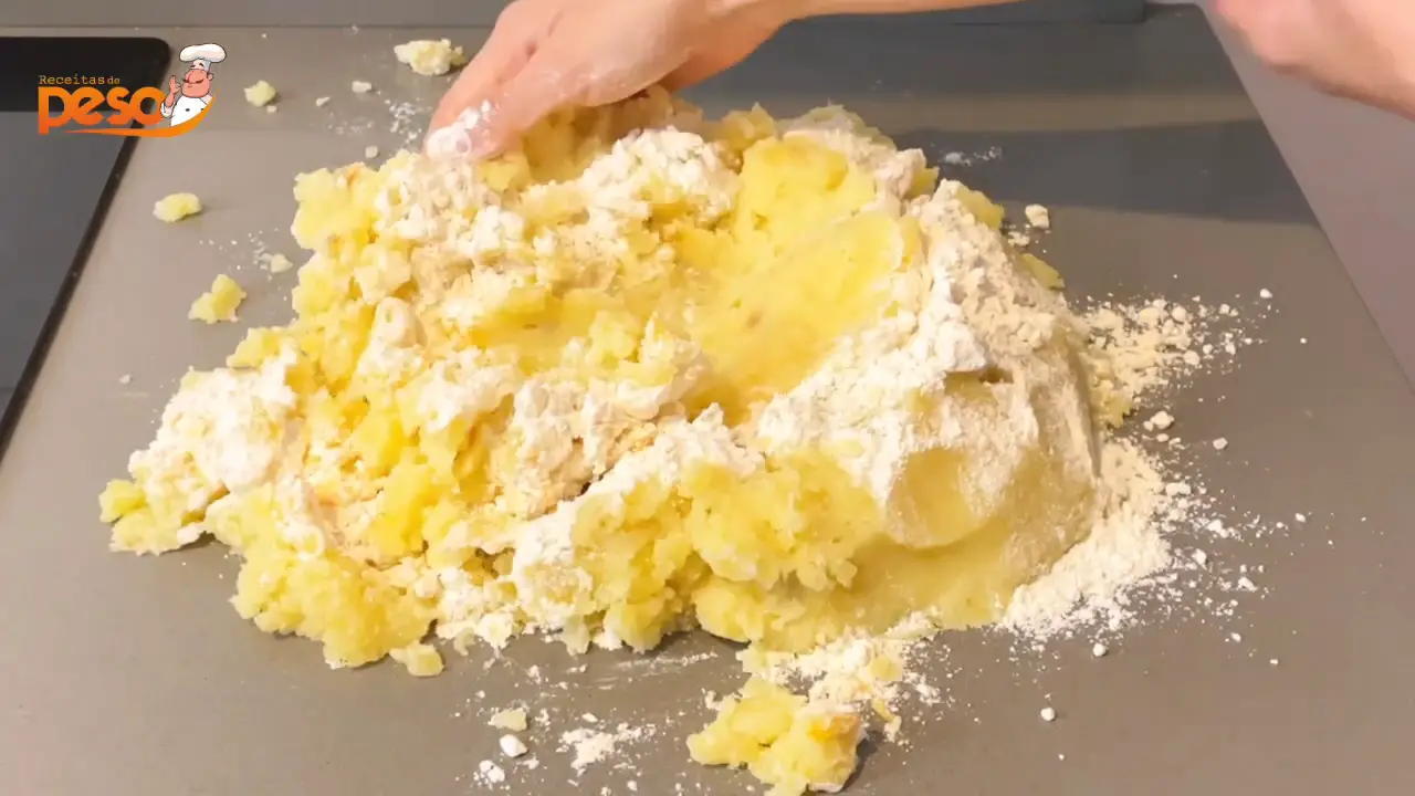 Nhoque de Batata com Molho Assado Receita de Domingo para Compartilhar e Guardar na Memória
