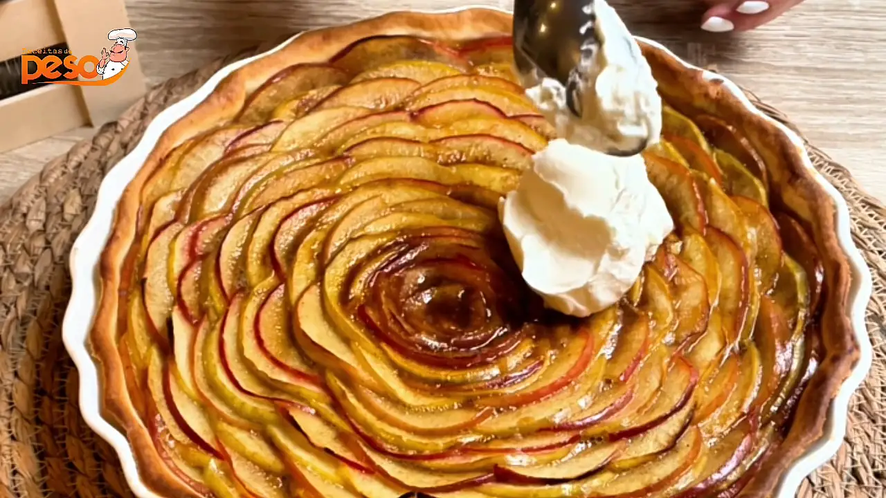 Torta de Maçã em Formato de Rosa a Sobremesa que Encanta Olhos e Paladar