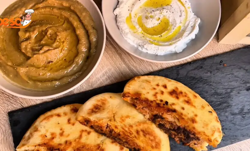 Pão Pita Recheado com Carne e Baba Ganoush lanche prático e cheio de sabor para o dia a dia