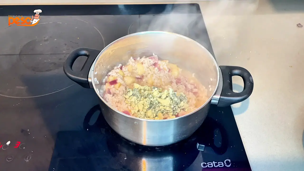 Risoto de Pera com Gorgonzola cremosidade e sabor marcante em uma receita sofisticada