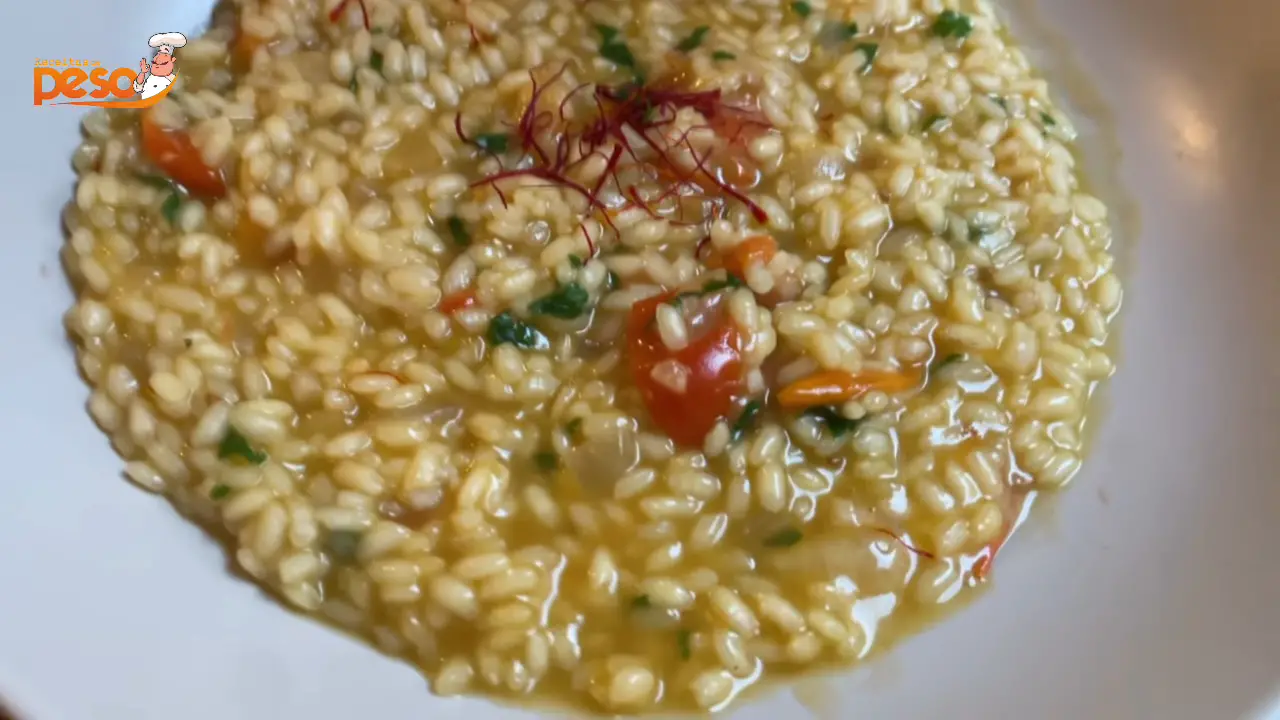 Risoto de Tomate com Açafrão Receita Cremosa com Aroma e Cor das Memórias de Casa