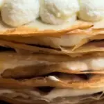 Bolo de Crepe em Camadas com Chantilly de Nata e Geleia Receita Delicada e Memorável para Celebrar