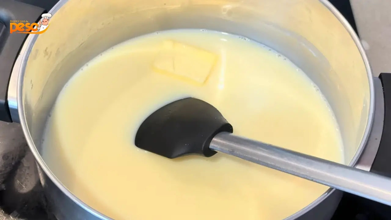 Bombom de Morango com Brigadeiro Receita Clássica e Afetiva para Encantar em Qualquer Ocasião
