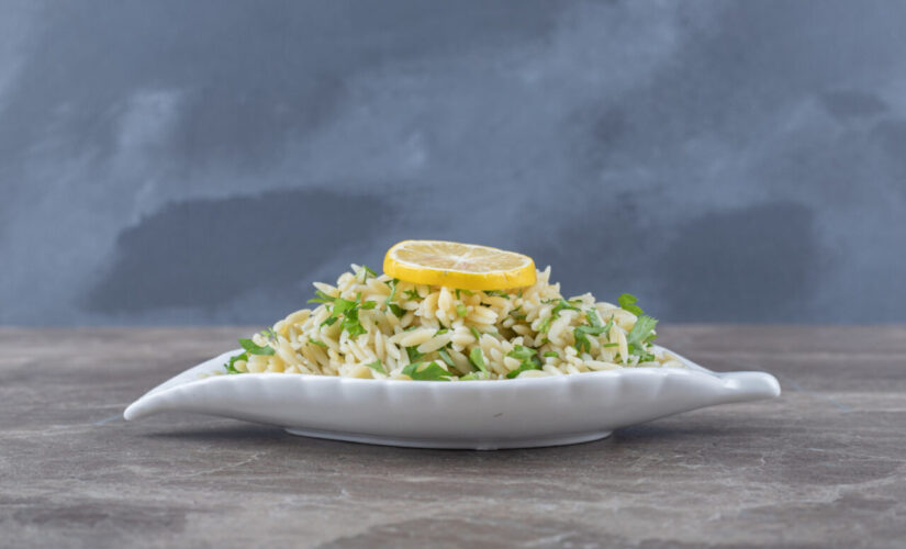 Risoto de limão siciliano com aroma cítrico e cremosidade que abraça o paladar