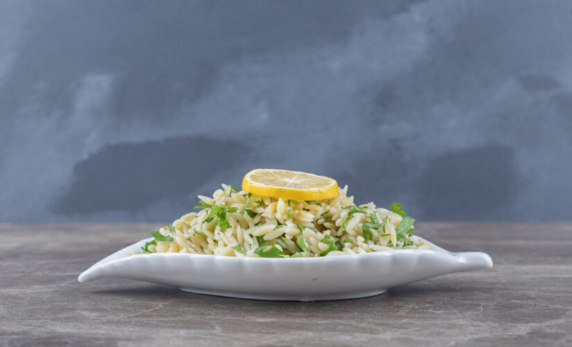 Risoto de limão siciliano com aroma cítrico e cremosidade que abraça o paladar