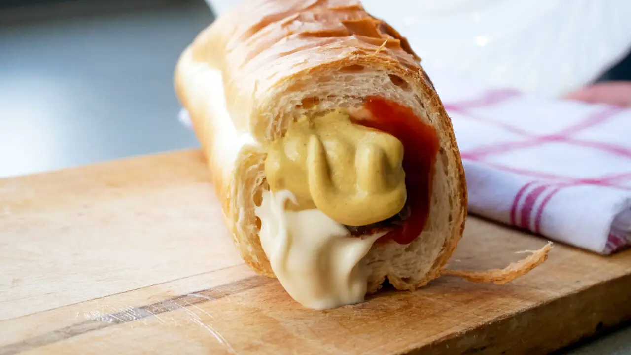 Pão recheado que perfuma a casa inteira e reúne todo mundo na mesa
