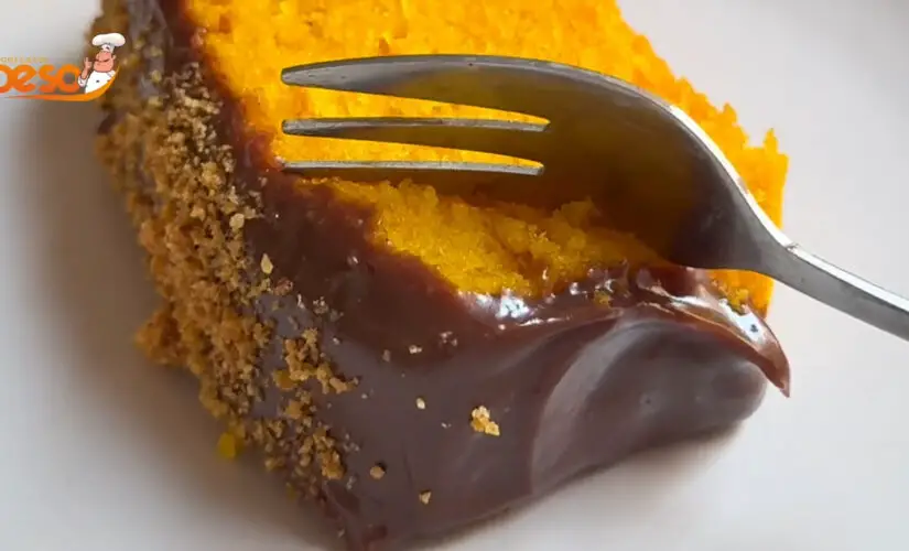 Bolo de Cenoura Sem Glúten com Cobertura de Brigadeiro Cremoso