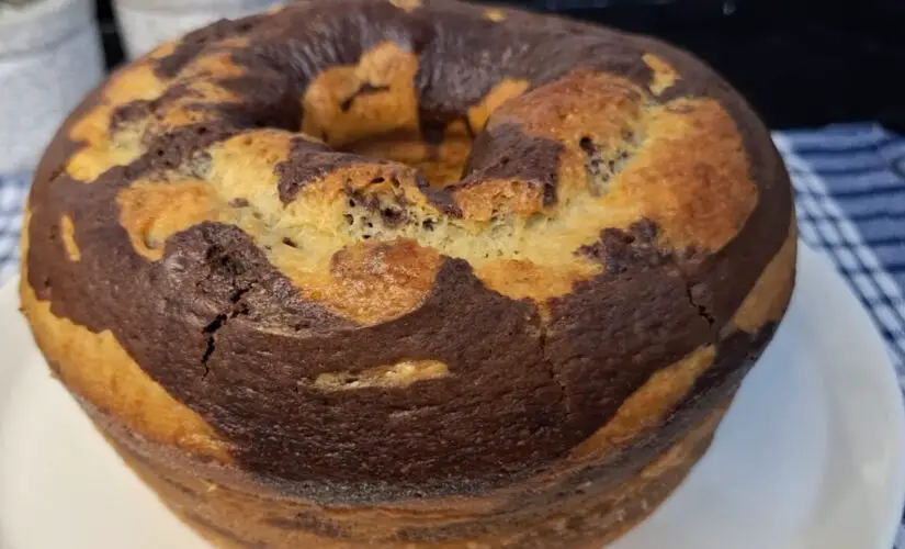 Bolo Mesclado Fofinho de Liquidificador Aquele Sabor Que Aquece o Coração