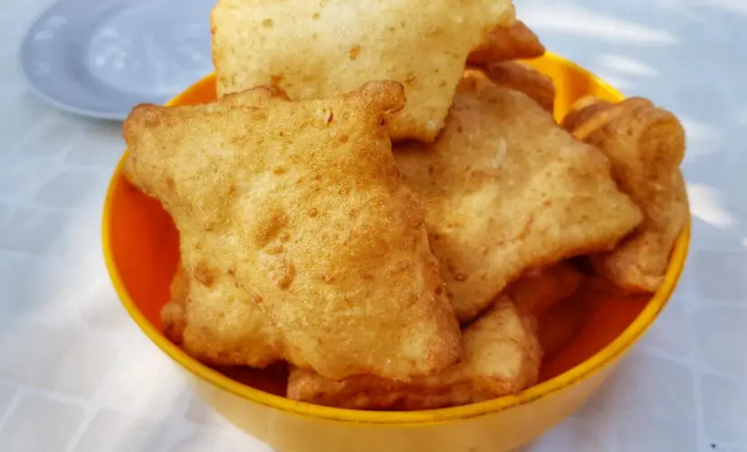Massinha de Pão Frita Macia por Dentro e Crocante por Fora Para o Café ou Lanche da Tarde