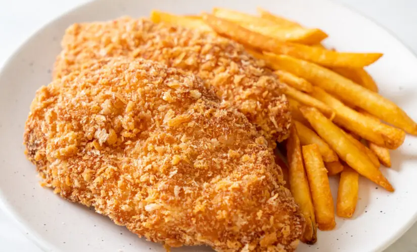 Frango à Milanesa Sabor Crocante, Simplicidade e Memórias de Família