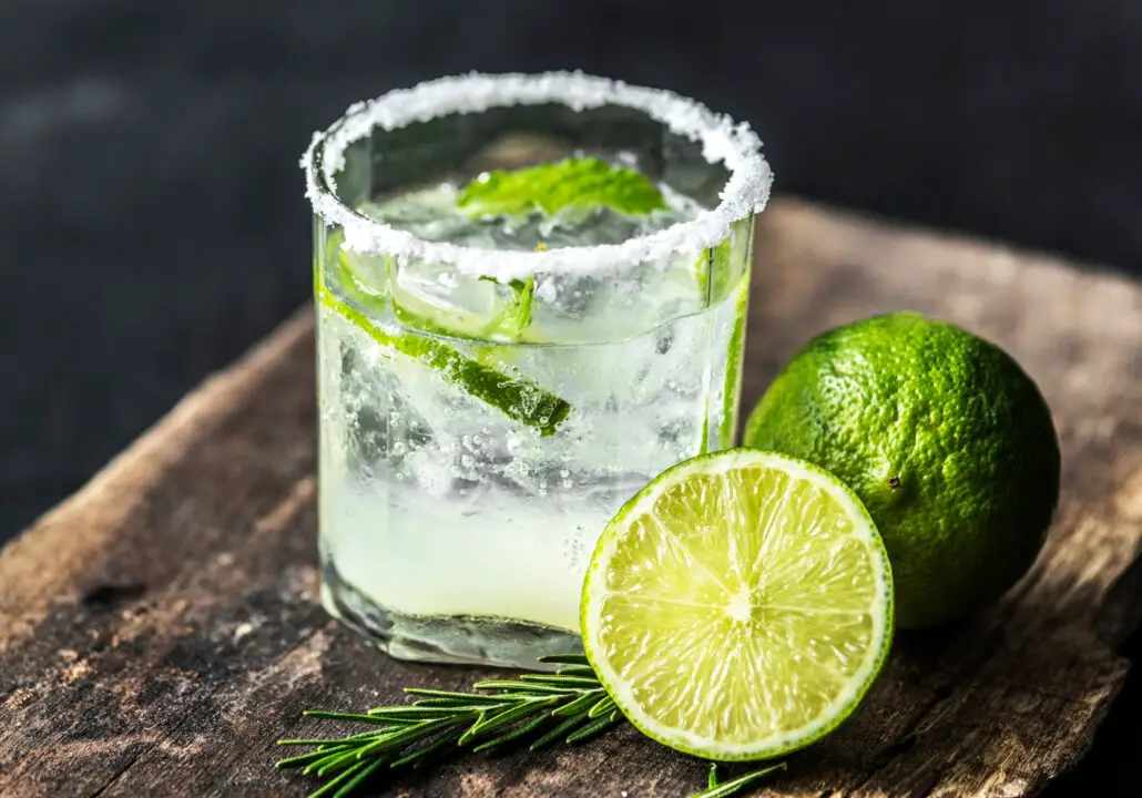 Caipirinha de Limão Tradicional Refrescante e Muito Saborosa Perfeita Para Qualquer Ocasião