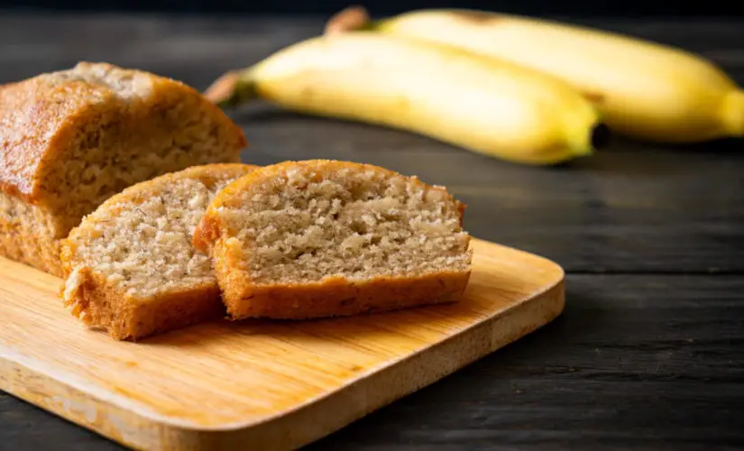 Bolo de Banana com Aveia 3 Ingredientes Receita Simples Para Café da Tarde Saudável