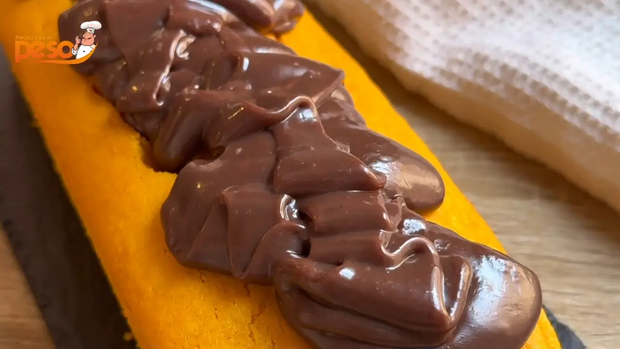 Bolo de Cenoura Sem Glúten com Cobertura de Brigadeiro Cremoso
