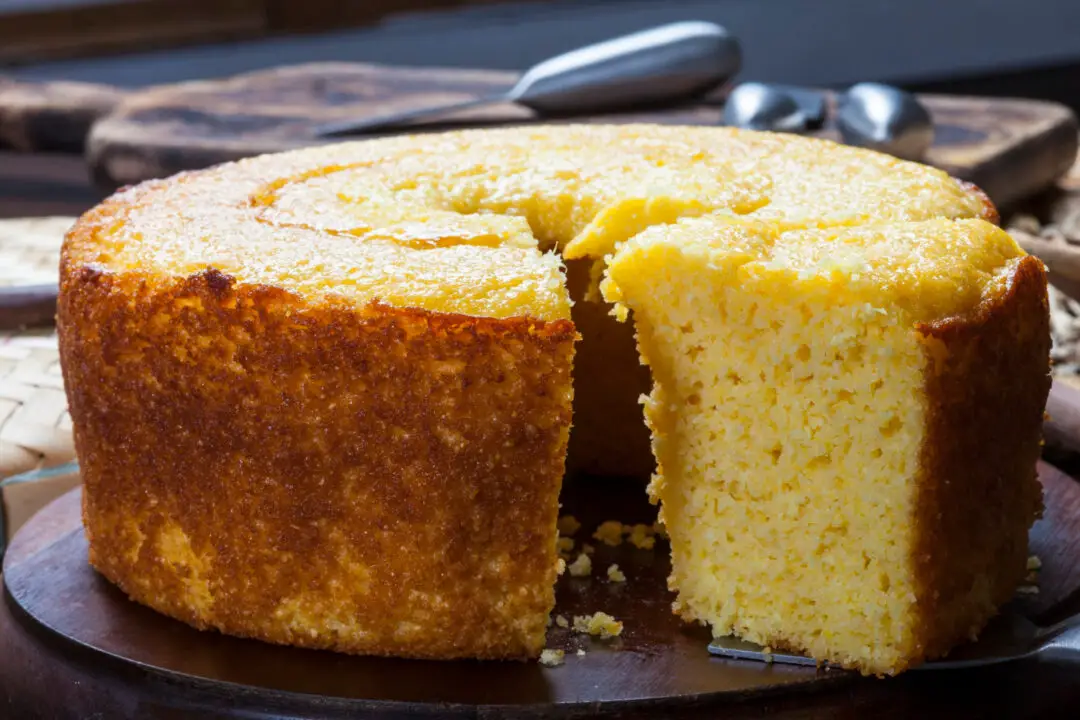 Bolo de Fubá Fofinho da Vovó Sabor de Infância, Carinho e Café Quentinho