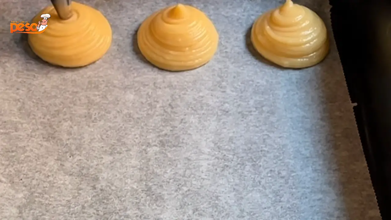 Carolina com Massa Choux e Craquelã Receita Clássica de Confeitaria com Crocância e Memórias Afetivas