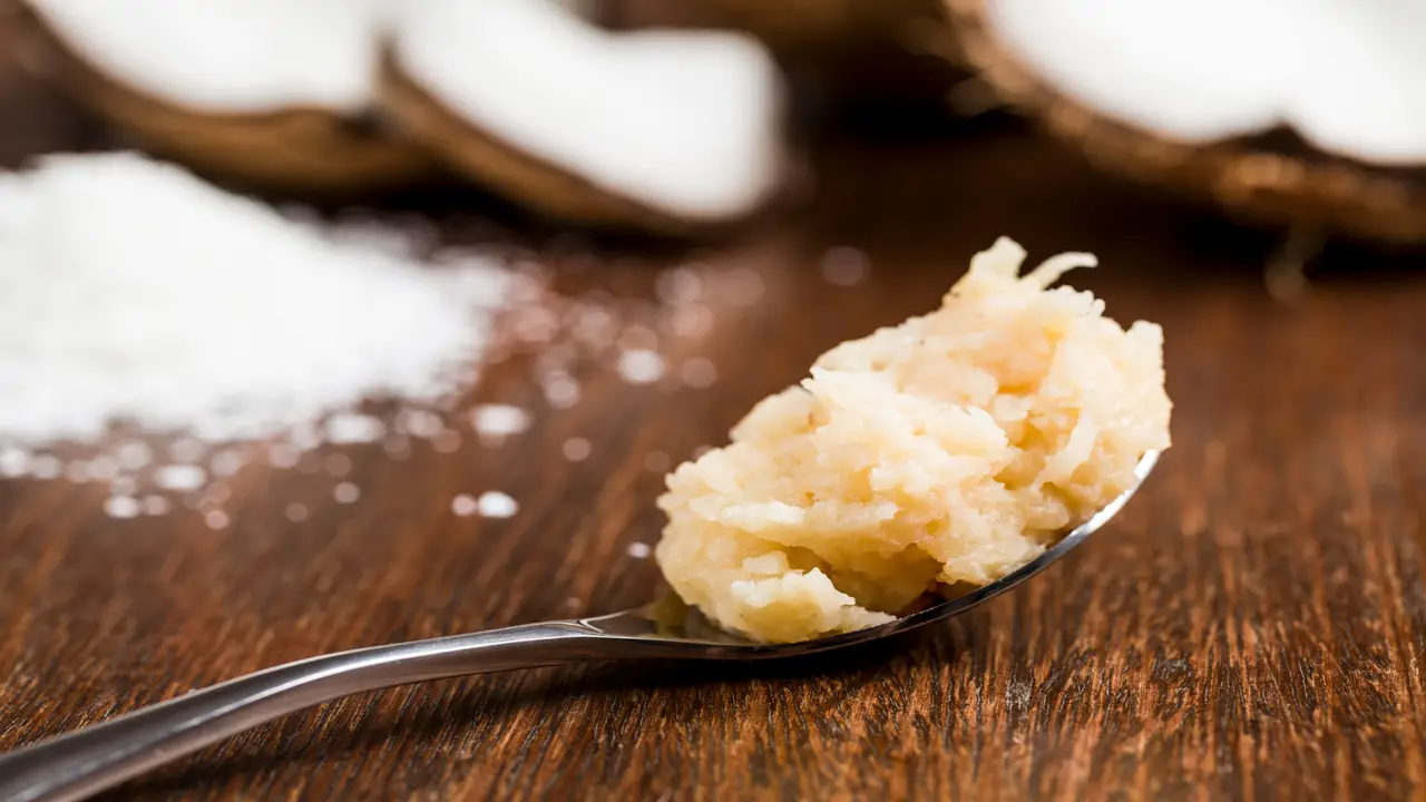 A cocada com leite condensado é uma receita que encanta pelo sabor e simplicidade.