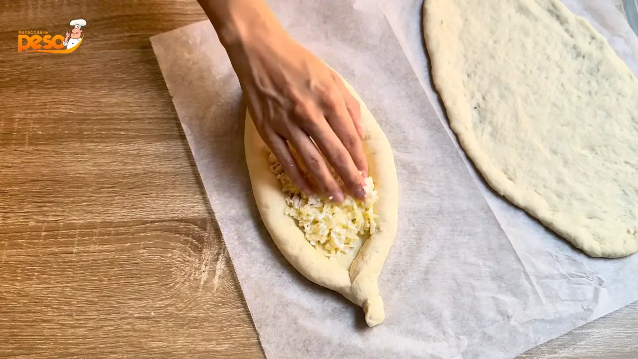 Khachapuri de Queijo Receita Tradicional Georgiana para Surpreender à Mesa