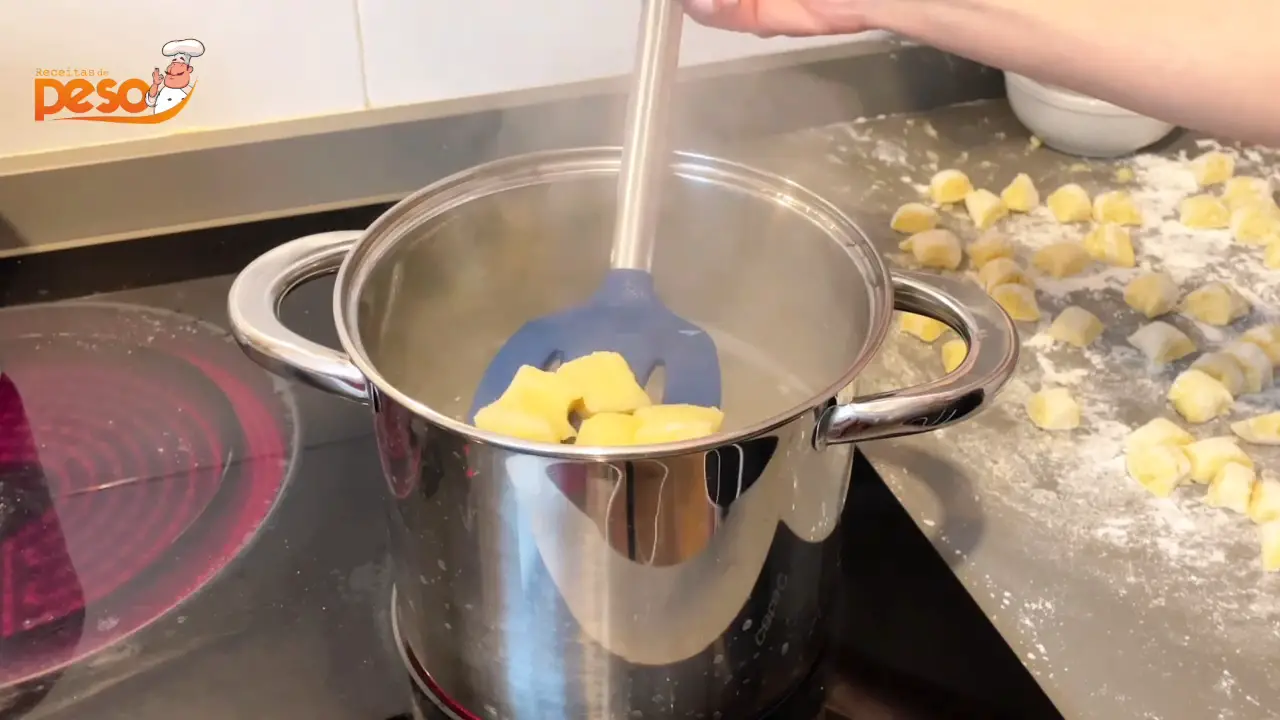 Nhoque de Batata com Molho Assado Receita de Domingo para Compartilhar e Guardar na Memória