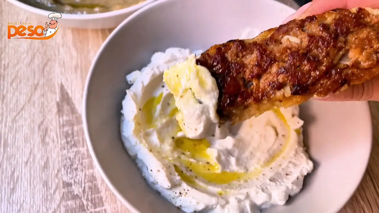 Pão Pita Recheado com Carne e Baba Ganoush lanche prático e cheio de sabor para o dia a dia