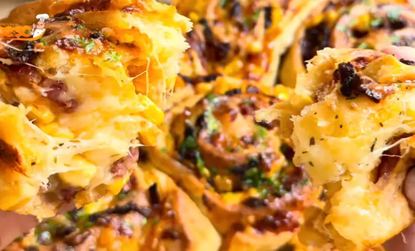 Pizza Enroladinha com Massa Fofinha Receita Afetiva e Versátil para Surpreender no Lanche