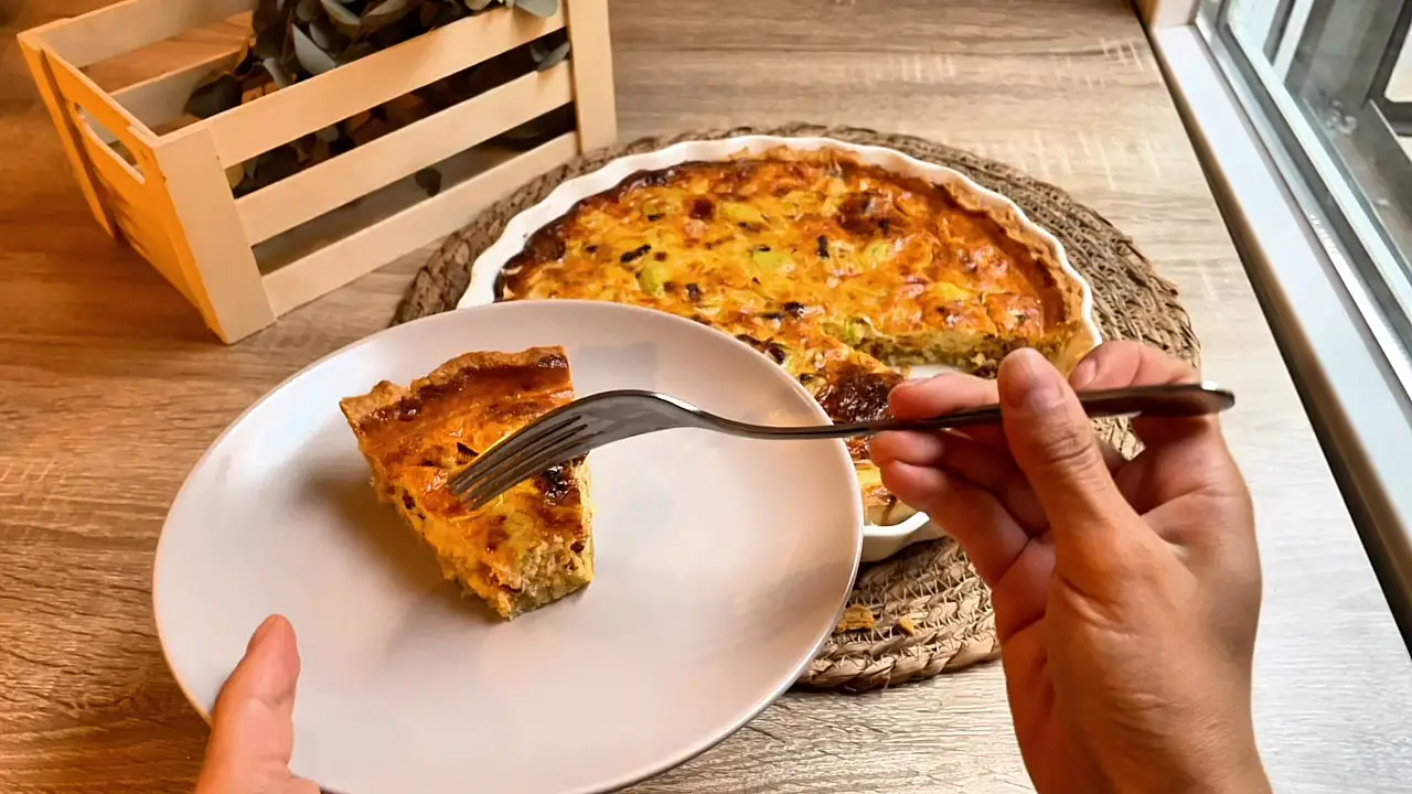 Quiche Clássica com Massa Crocante e Recheio Cremoso Receita para Todas as Ocasiões