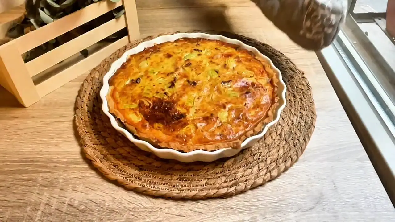 Quiche Clássica com Massa Crocante e Recheio Cremoso Receita para Todas as Ocasiões