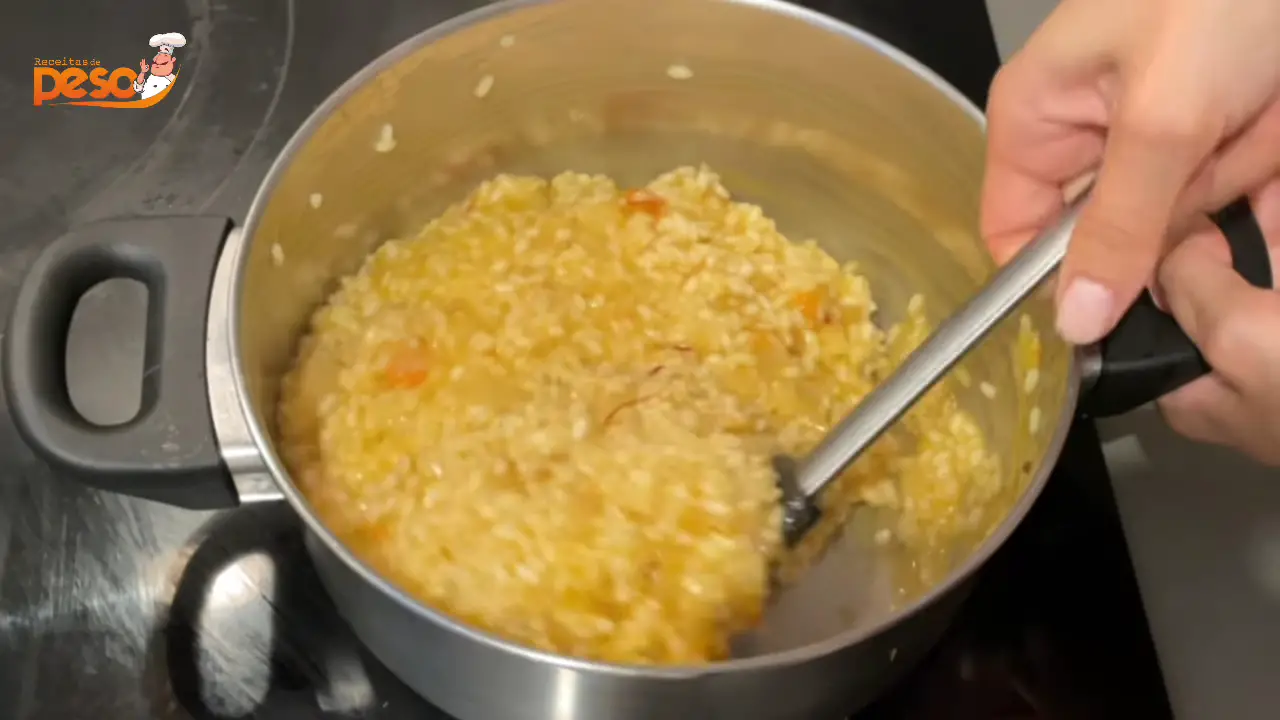 Risoto de Tomate com Açafrão Receita Cremosa com Aroma e Cor das Memórias de Casa